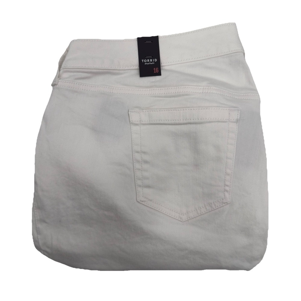 Torrid Shorts 10" Perfect Bermuda Vintage Stretch Mid-Rise White Plus Size 16‎